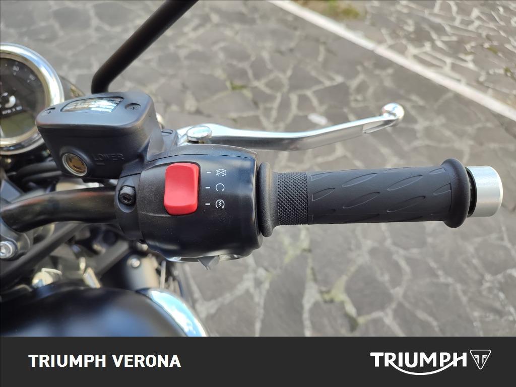 TRIUMPH Bonneville 900 T100 Black