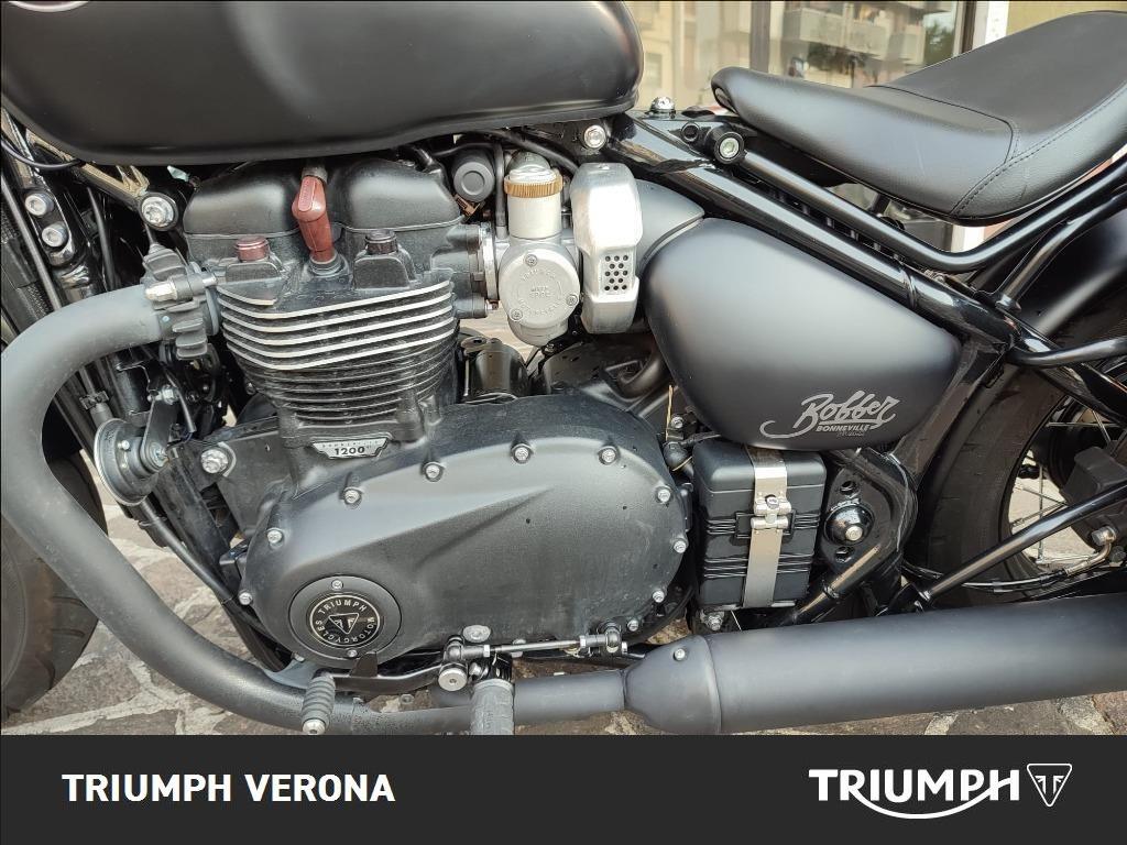 TRIUMPH Bonneville 1200 Bobber Black