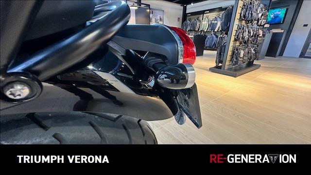 TRIUMPH Bonneville 900 T100 Black