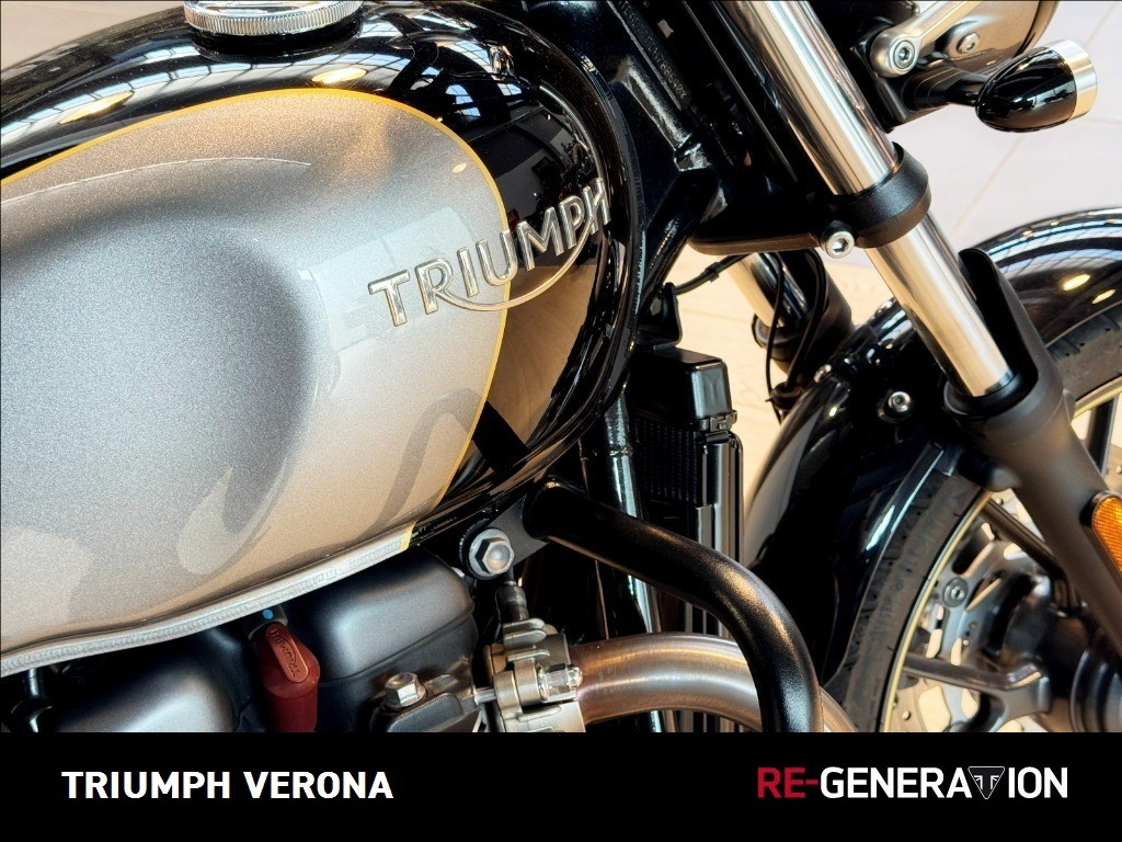 TRIUMPH Street Cup 900 