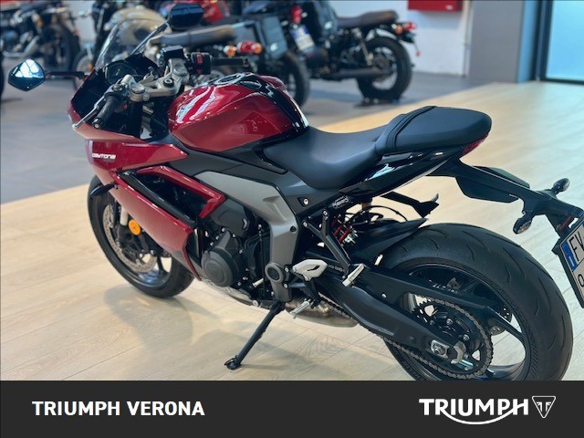 TRIUMPH Daytona 660 Abs