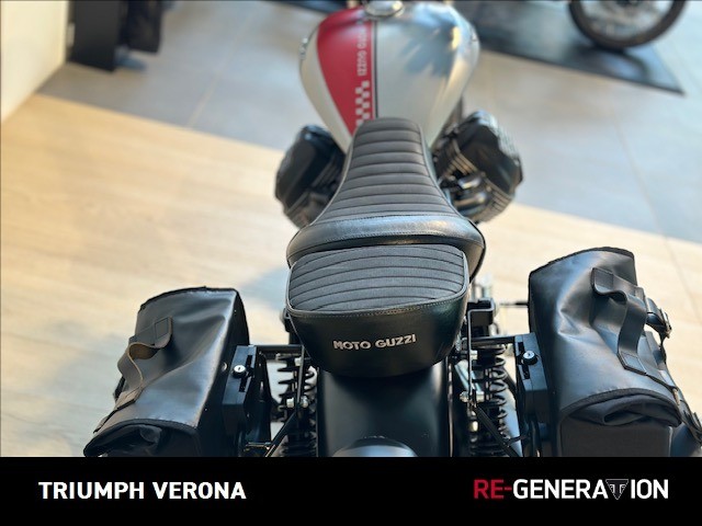 MOTO GUZZI V9 850 Bobber